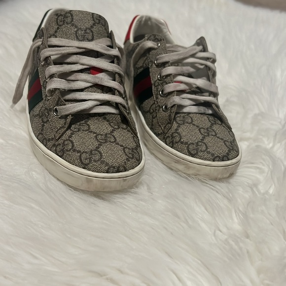 Cute GUCCI children's sneakers, unisex, European Size 33, excellent condition. - Picture 3 of 11